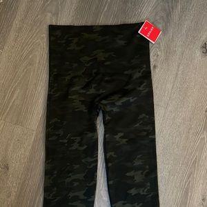 Vici Spanx size L camo leggings